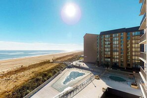 Pool - Sea Colony oceanfront condo with pools, hot tub, sauna, balcony & pickleball (Bethany Beach)