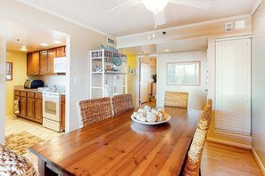 Dining - Sea Colony Ocean 1st floor condo w/ tennis court, free WiFi, and elevator (Bethany Beach)
