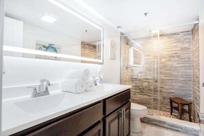 Shower, hair dryer, towels - Sea Colony Ocean 5th floor condo w/ shared sauna, elevator, and pool (Bethany Beach)