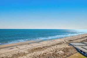 On the beach - Sea Colony 9th-Floor Condo with Ocean View, Elevator, and Shared Sauna/Gym (Bethany Beach)