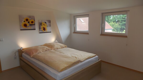 WiFi, bed sheets