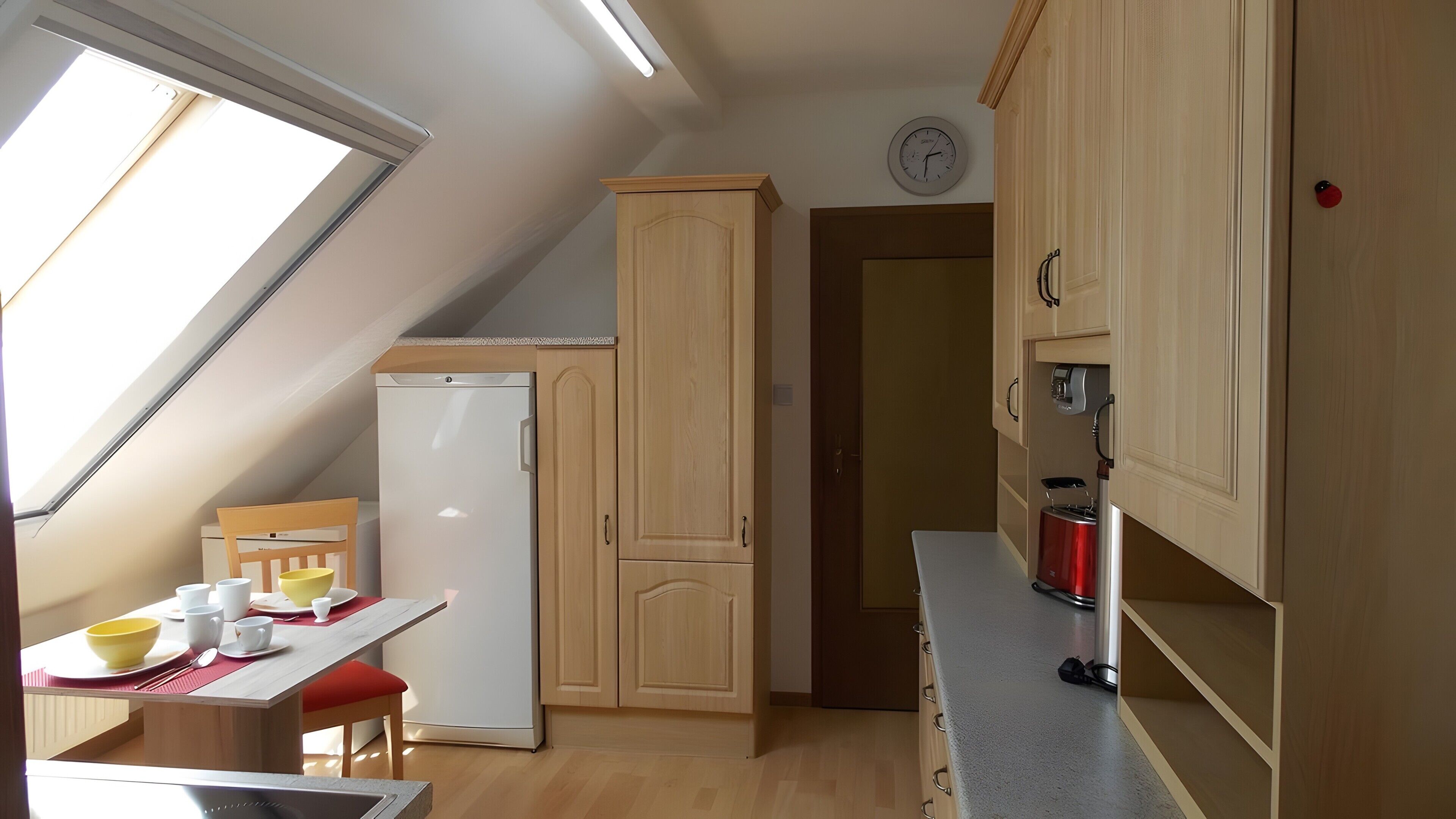 Kühlschrank, Ofen, Herdplatte, Geschirrspüler
