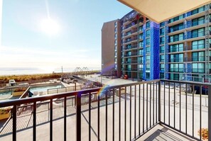 Property grounds - Sea Colony Ocean 2nd floor condo with sauna (Bethany Beach)