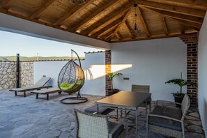 Outdoor dining - Haus Meri in Pridraga  - Haus für 6–7 Personen (Pridraga)