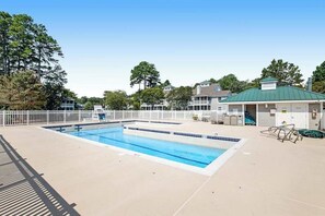Pool - Sea Colony 6th floor condo w/ shared sauna, tennis court, and free WiFi (Bethany Beach)