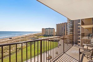 Property grounds - Sea Colony 6th floor condo w/ shared sauna, tennis court, and free WiFi (Bethany Beach)
