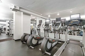 Fitness facility - Sea Colony Tennis 1st-floor condo pool & gym (Bethany Beach)
