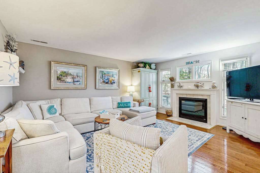 TV, fireplace, DVD player, offices
