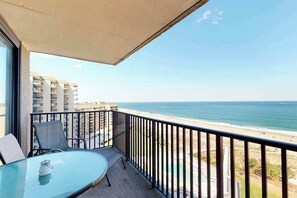 Property grounds - Sea Colony Ocean 11th floor condo w/ free WiFi, tennis court, & basketball court (Bethany Beach)
