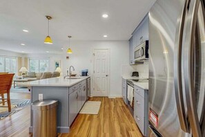 Fridge, microwave, oven, stovetop - Brand new kitchen for 2025, wrap-around porch & easy access to private beach (Bethany Beach)