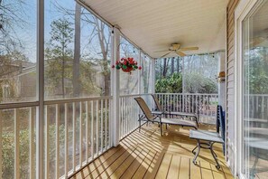 Property grounds - Brand new kitchen for 2025, wrap-around porch & easy access to private beach (Bethany Beach)
