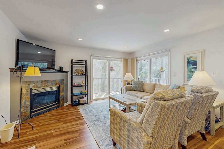 Brand New Kitchen For 2025, Wrap-around Porch & Easy Access To Private Beach - Delaware