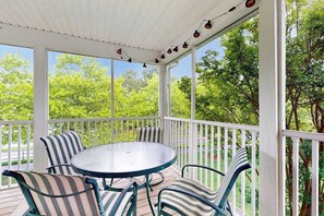 Outdoor dining - Sea Colony Tennis 2nd-floor condo basketball court & sauna (Bethany Beach)