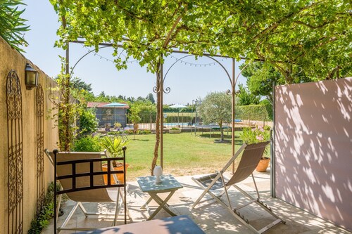 Chambre d’hôtes « Fleur De Garance » avec piscine partagée, terrasse privée et Wi-Fi