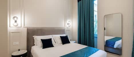 In-room safe, soundproofing, iron/ironing board, free WiFi