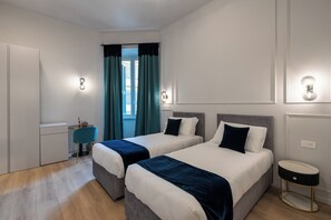 In-room safe, desk, soundproofing, iron/ironing board - Aethel Guesthouse (Roma)