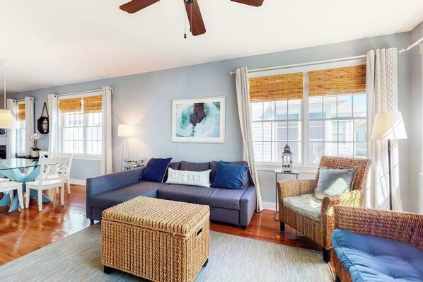 TV, DVD player - Bayside Resort house w/ basketball court, tennis court, shared sauna & WiFi (Selbyville)