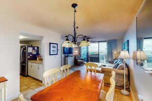 Dining - Sea Colony Ocean 1st floor condo w/ tennis court, pool, and basketball court (Bethany Beach)