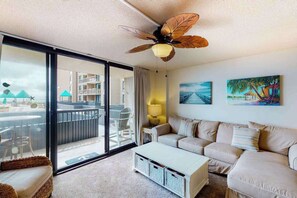 TV, DVD player - Sea Colony Ocean 1st floor condo w/ tennis court, pool, and basketball court (Bethany Beach)