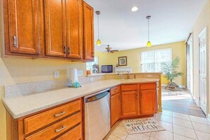 Fridge, microwave, oven, stovetop - Bayside Resort townhouse w/ free WiFi, tennis court, pool, and board games (Selbyville)