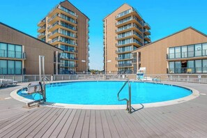 Pool - Sea Colony Ocean 5th floor condo w/ free WiFi, basketball court, & shared sauna (Bethany Beach)