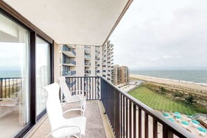 Property grounds - Sea Colony oceanfront 8th floor condo with shared sauna, tennis court, & pool (Bethany Beach)