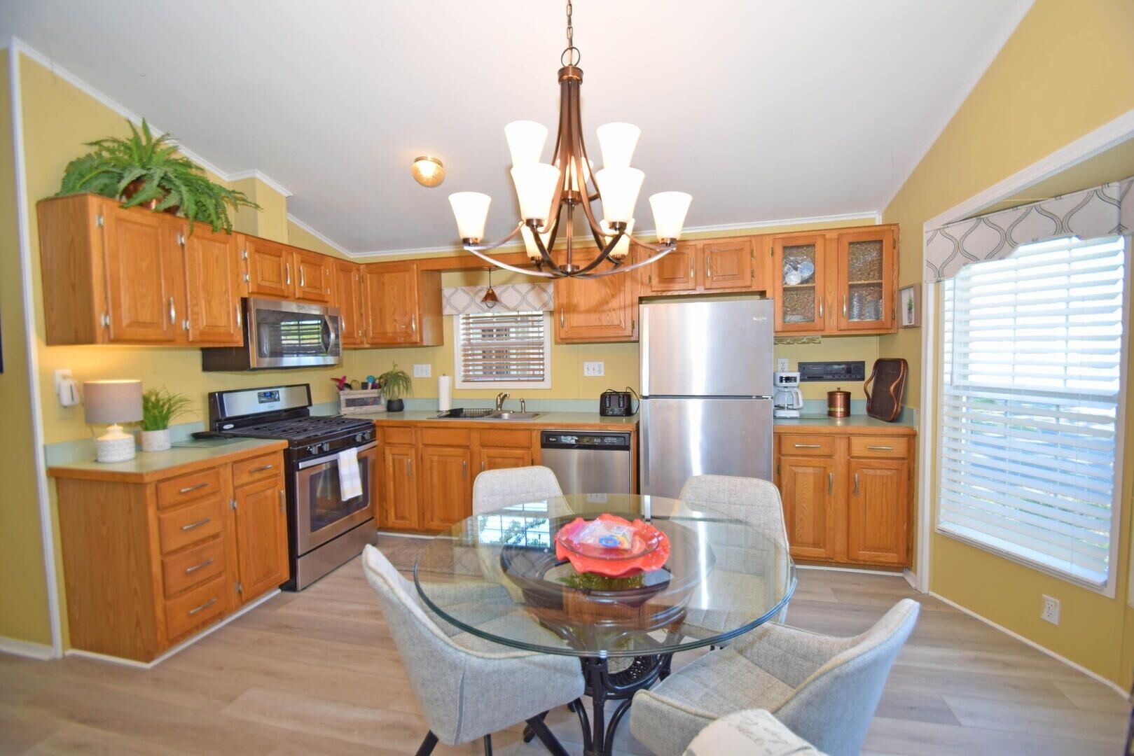 House, 2 Bedrooms | Private kitchen | Fridge, coffee/tea maker, toaster