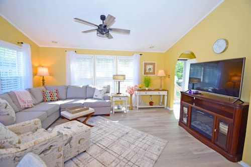 House, 2 Bedrooms | Living area | Streaming services