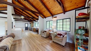 Ferienhaus, 2 Schlafzimmer | Wohnbereich | Smart-TV