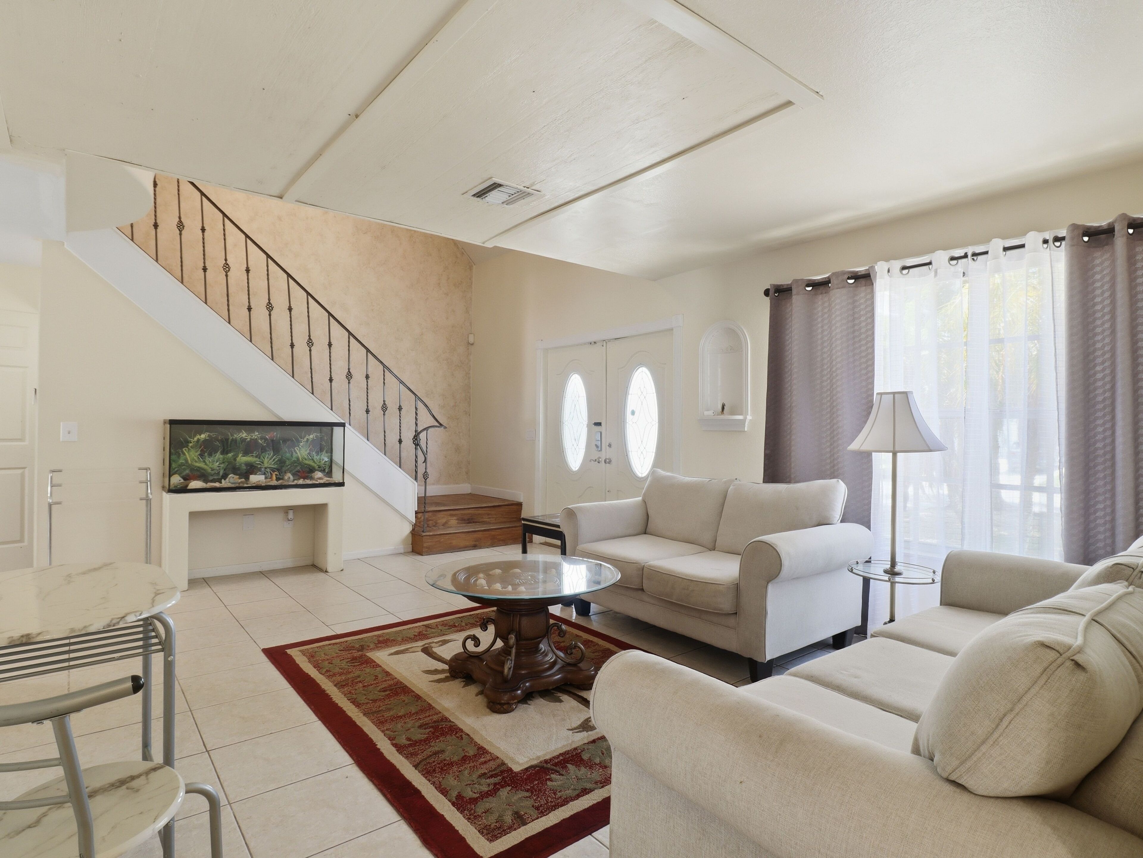 House, 4 Bedrooms | Living area | Smart TV, streaming services