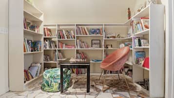 House, 4 Bedrooms | Games room