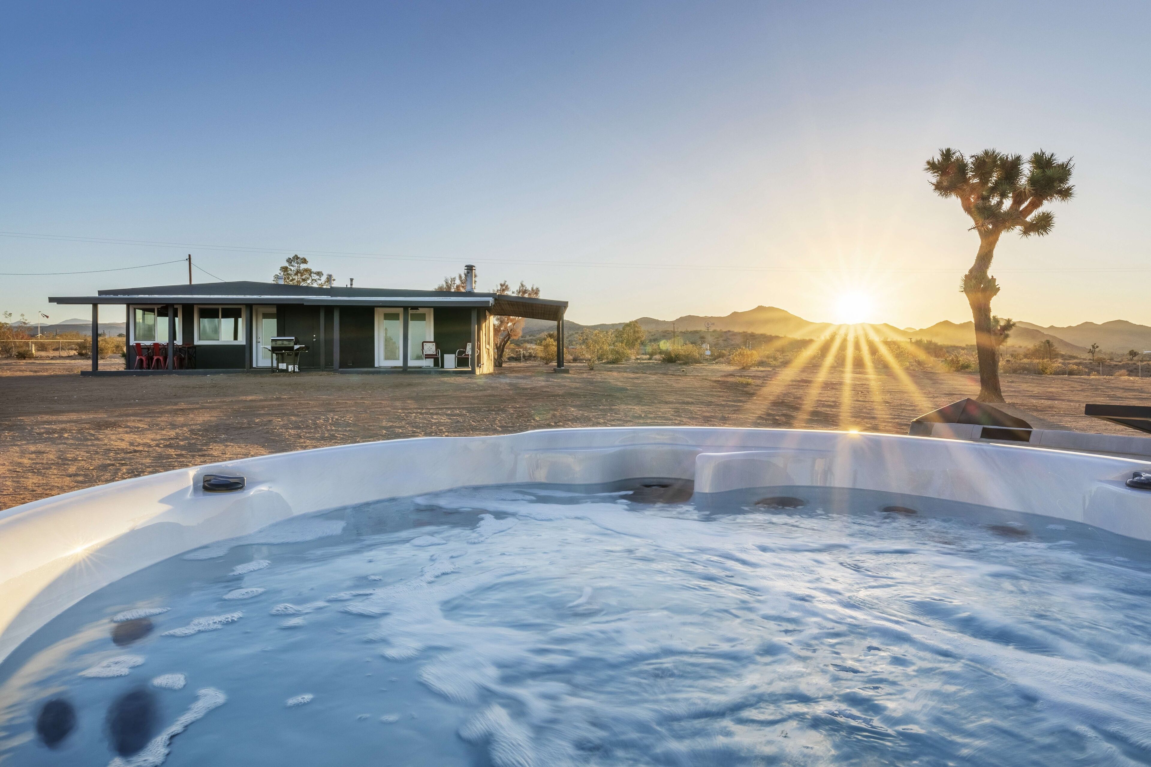 House, 2 Bedrooms | Outdoor spa tub