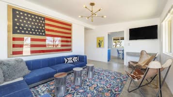 House, 2 Bedrooms | Living area