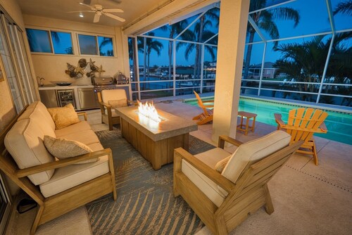 Gulfcoast Oasis - 910 Golf Island Dr 4 Bedroom Home