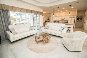 House, 4 Bedrooms | Living area - Gulfcoast Oasis - 910 Golf Island Dr 4 Bedroom Home (Apollo Beach)