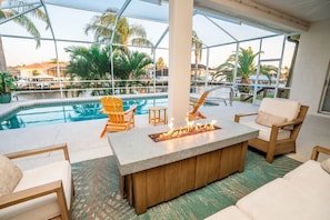 House, 4 Bedrooms | Pool | A heated pool - Gulfcoast Oasis - 910 Golf Island Dr 4 Bedroom Home (Apollo Beach)