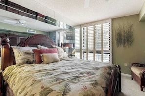 Iron/ironing board, WiFi, bed sheets - Sea Colony oceanfront 4th-floor condo w/ elevator (Bethany Beach)