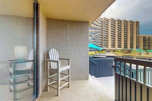Terrace/patio - Sea Colony Ocean 1st floor condo w/ shared sauna, basketball court, and elevator (Bethany Beach)