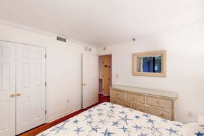 Iron/ironing board, WiFi, bed sheets - Sea Colony Ocean 1st floor condo w/ basketball court, free WiFi, & shared sauna (Bethany Beach)