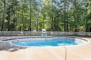 Pool - Sea Colony Ocean 1st floor condo w/ basketball court, free WiFi, & shared sauna (Bethany Beach)
