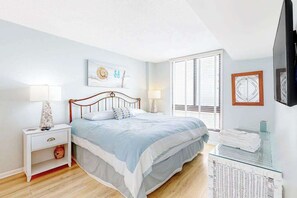Iron/ironing board, WiFi, bed sheets - Sea Colony Ocean 6th floor condo w/ tennis court, basketball court, and balcony (Bethany Beach)