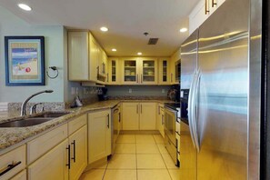 Fridge, microwave, oven, stovetop - Sea Colony Ocean 6th-floor condo with sauna, tennis court, & elevator (Bethany Beach)