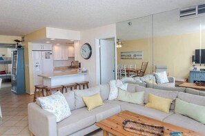 TV, DVD player, offices - Sea Colony oceanfront, 7th-floor condo w/ pool and ocean view (Bethany Beach)