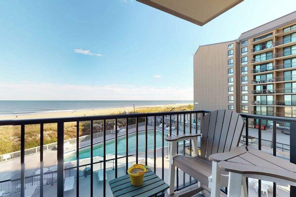 Property grounds - Sea Colony Ocean 3rd floor condo w/ tennis court, elevator, and balcony (Bethany Beach)