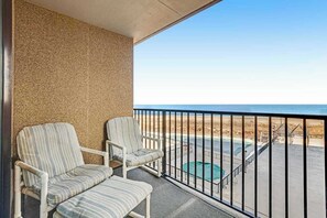 Property grounds - Sea Colony Ocean 4th floor condo with free WiFi, balcony, and pool (Bethany Beach)