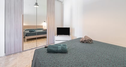 'Da Miky Studio Apartment' with Mountain View, Wi-Fi, and Air Conditioning
