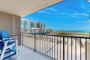 Property grounds - Sea Colony Ocean 2nd-floor condo with elevator and gym near beach (Bethany Beach)