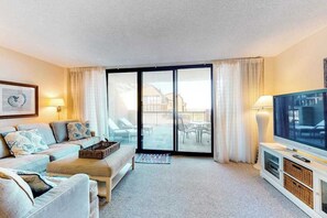 TV, DVD player - Sea Colony Ocean 1st-floor condo with pool & basketball court (Bethany Beach)