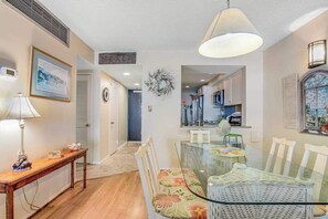 Dining - Sea Colony Ocean 5th-floor condo with tennis court, basketball court, & pool (Bethany Beach)
