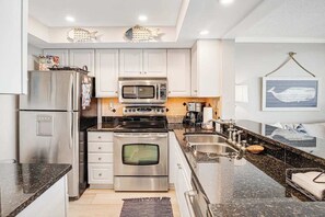 Fridge, microwave, oven, stovetop - Sea Colony Ocean 7th-floor condo with a gym & a tennis court (Bethany Beach)